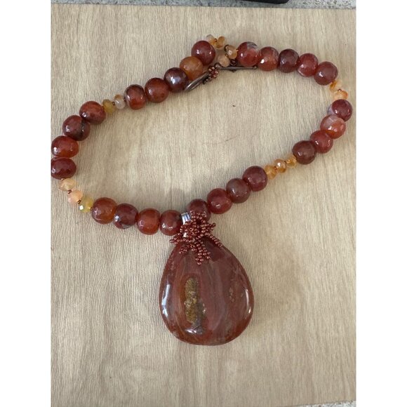 Gorgeous Carnelian Pendant on Carnlian and Orca Agate Strand Necklace w/Earrings - Picture 12 of 13